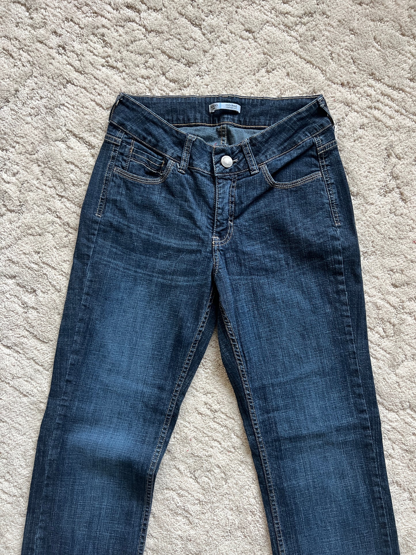 Waist:30 Inseam:31.5 Hip:35 Rise:9