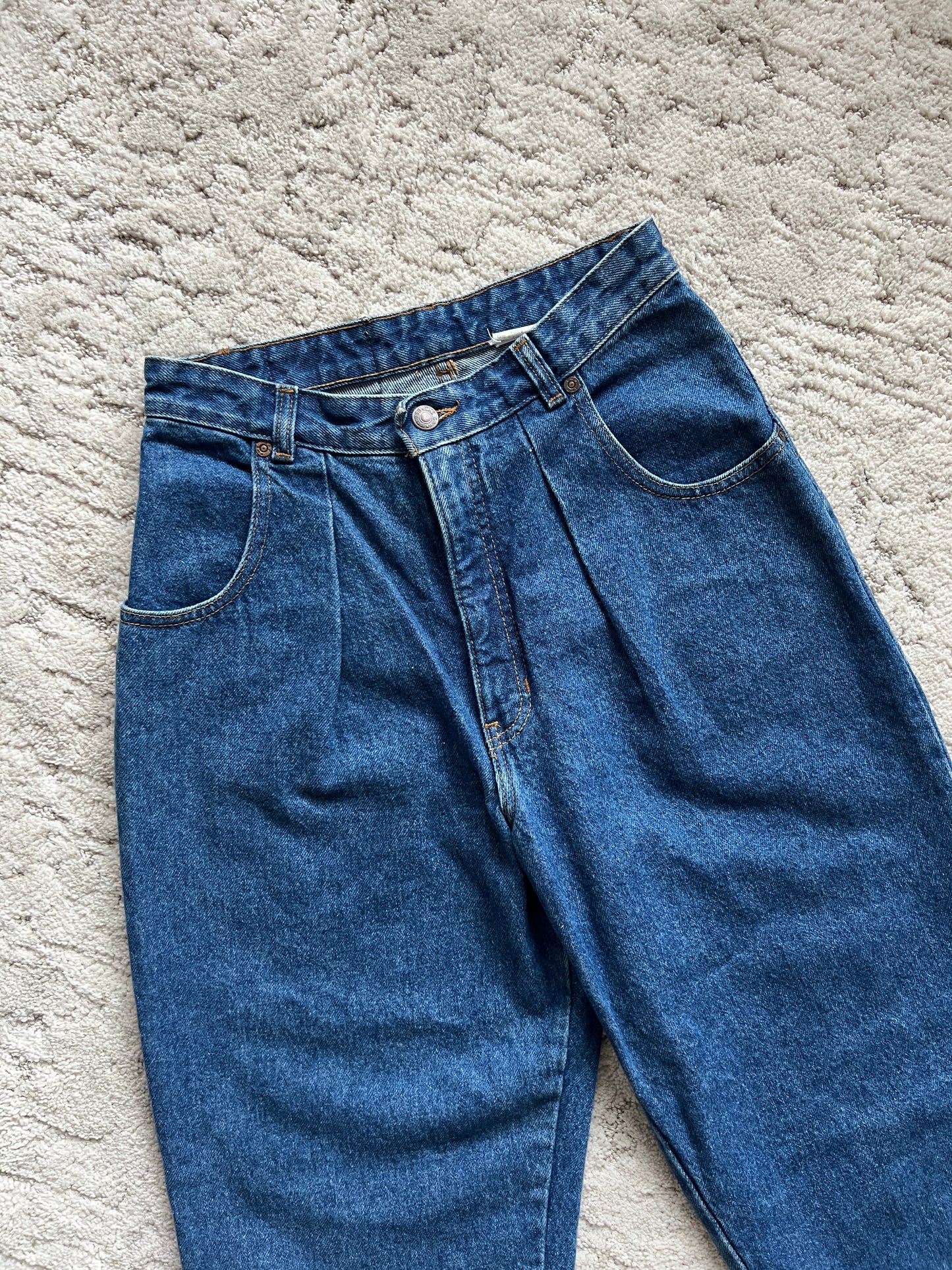 Waist:27 Inseam:30 Hip:40 Rise:12