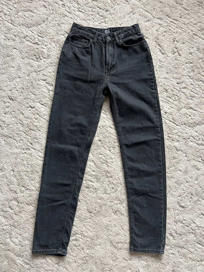 Waist:26 Inseam:29 Hip:37 Rise:11