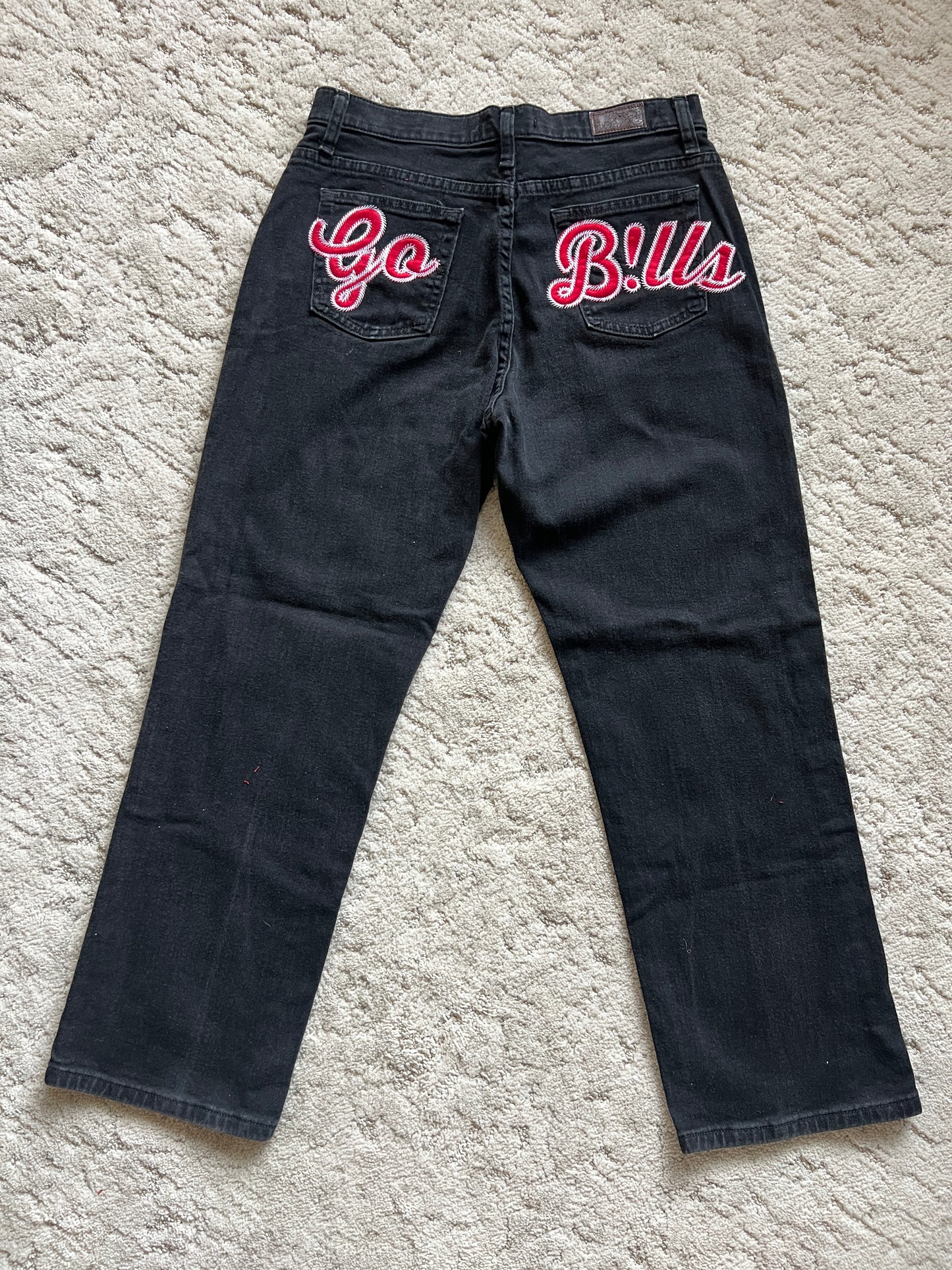 Waist:32 Inseam:27.5 Hip:37 Rise:10