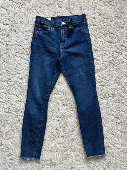 Waist:28 Inseam:25 Hip:31 Rise:10